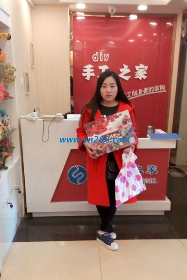 邯鄲永年化妝品店趙女士親自來手工活之家總部考察，欲兼職做手工活(圖1)