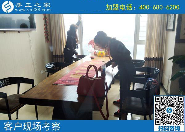 舍得是因為擁有，廣東深圳王女士做沒有押金的手工活給自己人生的底氣