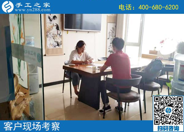 8月1日，拿回家做的手工活，大家都選擇勵志珠珠繡，手工之家接待考察加工客戶剪影