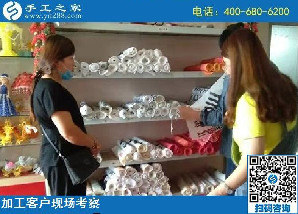 8月23日，拿回家做的手工活，大家選擇這個沒有門檻的珠繡手工，手工之家接待考察加工客戶剪影