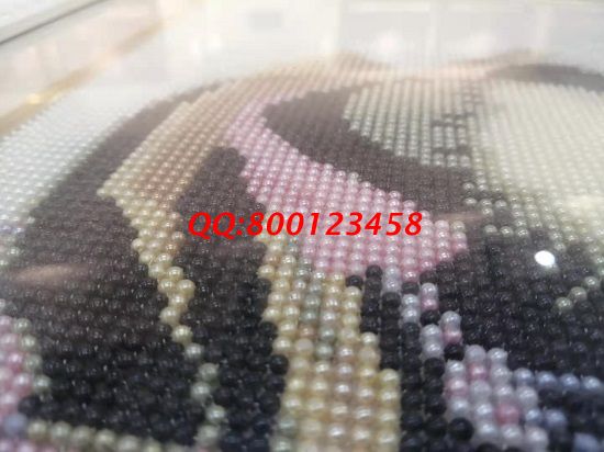 2月13日，串珠手工活外發(fā)加工，手工外發(fā)，手工之家服務(wù)貼心，珠繡串珠手工活靠譜，圖為勵志珠珠繡串珠產(chǎn)品細(xì)節(jié)剪影