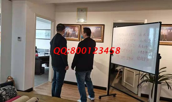 4月11日，想接正規(guī)廠家的手工活，珠繡這個拿回家做的手工活，成為越來越多人的選擇。手工之家接待考察合作加工客戶剪影