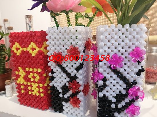 4月21日，可以寄到家做的手工活，加工手工活掙錢(qián)，要有收益，產(chǎn)品質(zhì)量很重要，手工之家這樣來(lái)保證，圖為勵(lì)志珠珠繡串珠手工產(chǎn)品實(shí)拍