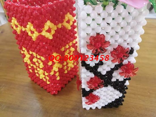 4月21日，可以寄到家做的手工活，加工手工活掙錢(qián)，要有收益，產(chǎn)品質(zhì)量很重要，手工之家這樣來(lái)保證，圖為勵(lì)志珠珠繡串珠手工產(chǎn)品實(shí)拍
