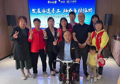 5月2日，純手工活外發(fā)加工，非遺傳統(tǒng)手工勵志珠珠繡是個好選擇，手工之家第二期優(yōu)秀繡娘培訓(xùn)會剪影
