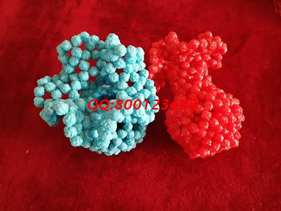 5月3日，拿回家做的手工活要找長期穩(wěn)定的，一直供料的手工活加工項(xiàng)目非遺手工珠繡是大家共同的選擇，圖為勵(lì)志珠珠繡串珠純手工成品實(shí)拍