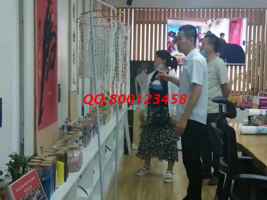 6月6日，長(zhǎng)期有活兒，加工費(fèi)有保障，這個(gè)拿回家做的手工活外發(fā)加工項(xiàng)目，大家都很滿意，圖為手工之家接待考察合作加工客戶(hù)剪影