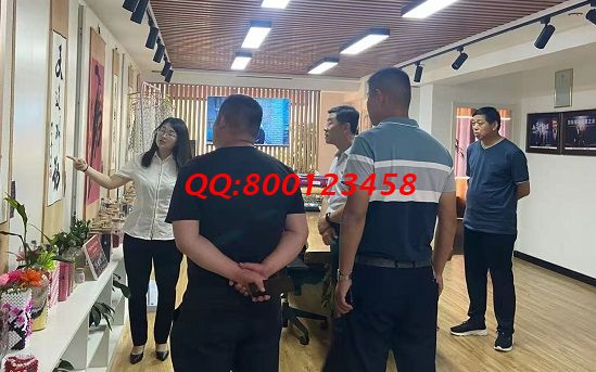 7月2日，可以寄到家做的手工活，簡單好做的勵志珠珠繡，大家都喜歡、都想做，村領(lǐng)導(dǎo)帶隊(duì)來考察。手工之家接待考察加工客戶剪影