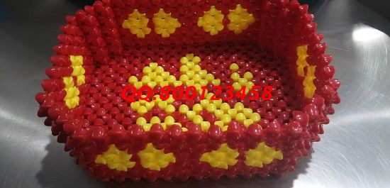 8月4日，可以帶回家做的手工活，手工活代理加工項(xiàng)目就選有責(zé)任的手工之家，圖為勵(lì)志珠珠繡串珠手工產(chǎn)品（一款收納盒）實(shí)拍