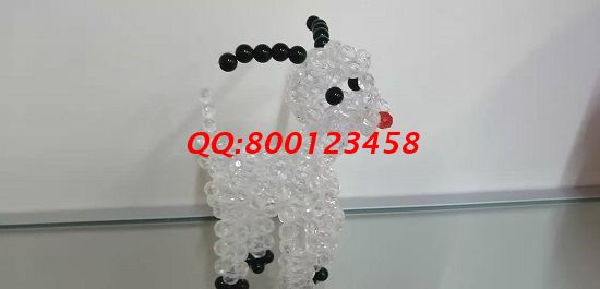 8月17日，找正規(guī)可靠的手工活加工項目，手工之家的手工活代理加工項目造福了很多人，圖為勵志珠珠繡串珠小飾品實拍