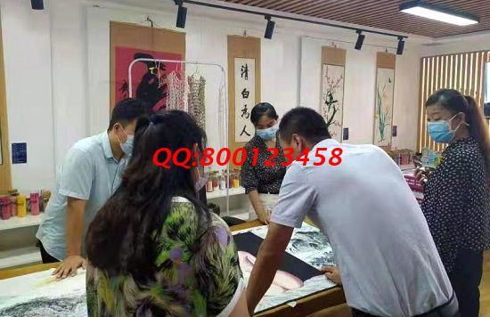 9月11日，把手工活拿回家做，選擇勵(lì)志珠珠繡外發(fā)手工活，因?yàn)檫@是對(duì)非遺傳統(tǒng)手工的傳承和創(chuàng)新，圖為手工之家接待考察合作加工客戶剪影