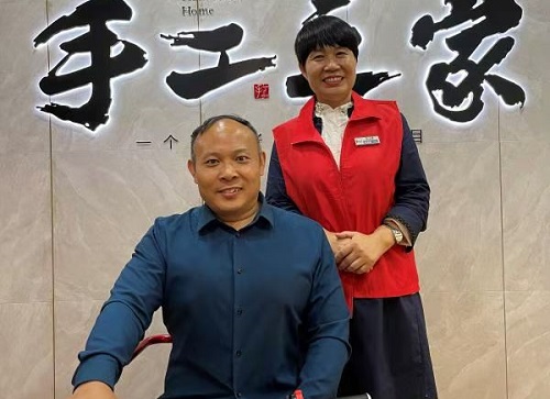 10月7日，正規(guī)可靠，拿回家做的手工活，可以寄到家做的手工活代理加工項(xiàng)目，就選這里，圖為手工之家優(yōu)秀繡娘培訓(xùn)會剪影