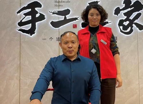 10月7日，正規(guī)可靠，拿回家做的手工活，可以寄到家做的手工活代理加工項(xiàng)目，就選這里，圖為手工之家優(yōu)秀繡娘培訓(xùn)會剪影