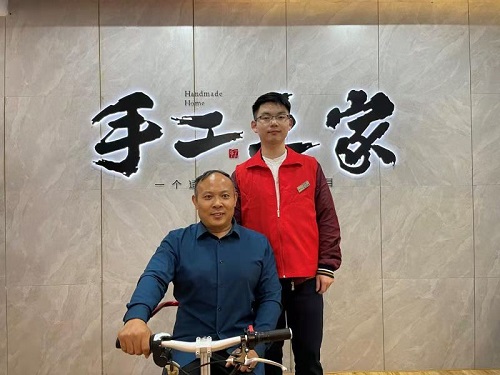 10月7日，正規(guī)可靠，拿回家做的手工活，可以寄到家做的手工活代理加工項(xiàng)目，就選這里，圖為手工之家優(yōu)秀繡娘培訓(xùn)會剪影