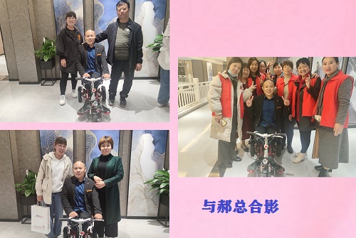 10月14日，手工活拿回家做，想接正規(guī)廠家的手工活，選擇非遺項目勵志珠珠繡的人很多，圖為手工之家歷次優(yōu)秀繡娘培訓(xùn)會部分參訓(xùn)人員與郝總合影