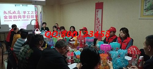 11月27日，可以帶回家做的手工活，手工活代加工，選擇非遺傳統(tǒng)珠繡就對了，圖為手工之家優(yōu)秀繡娘歷次線下培訓(xùn)會(huì)剪影