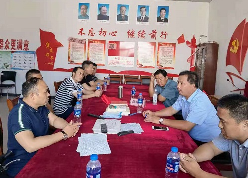 10月29日，拿回家做的手工活，想接正規(guī)企業(yè)的手工活，實地考察重不重要？圖為手工之家創(chuàng)始人參加一些活動的剪影