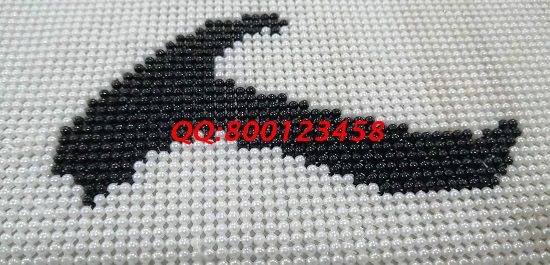 11月1日，考察合作的手工活代理加工項(xiàng)目，在家做手工活掙錢，如何能掙得更多，圖為勵(lì)志珠珠繡成品細(xì)節(jié)實(shí)拍