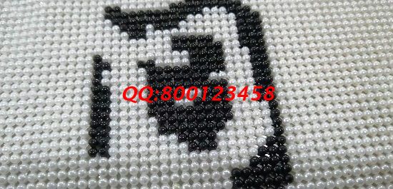11月1日，考察合作的手工活代理加工項(xiàng)目，在家做手工活掙錢，如何能掙得更多，圖為勵(lì)志珠珠繡成品細(xì)節(jié)實(shí)拍
