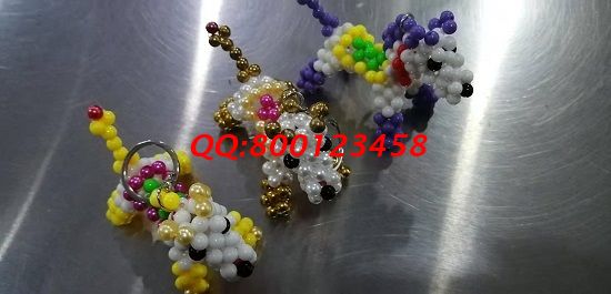 11月9日，手工活加工，可以帶回家做的手工活，長期穩(wěn)定、安全放心就選手工之家，圖為勵(lì)志珠珠繡串珠小飾品實(shí)拍