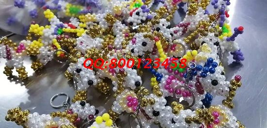 11月9日，手工活加工，可以帶回家做的手工活，長期穩(wěn)定、安全放心就選手工之家，圖為勵(lì)志珠珠繡串珠小飾品實(shí)拍