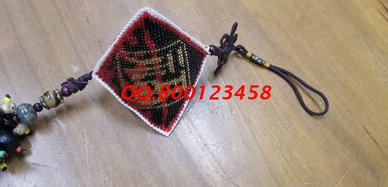 11月10日，想做手工活掙錢，正規(guī)手工活外發(fā)加工項目可以自己做，也可以代理加工，圖為勵志珠珠繡小飾品成品實拍