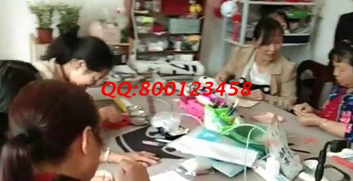 1月30日，正規(guī)手工活在家賺錢，可以寄到家做的手工活，選十多年的手工企業(yè)手工之家的珠繡串珠外發(fā)手工活，圖為各地加工人員工作室剪影