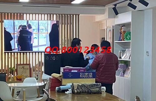 2月24日，在家做手工加工活，手工之家的珠繡串珠外發(fā)手工活，是在家手工活，圖為手工之家接待考察合作加工客戶剪影