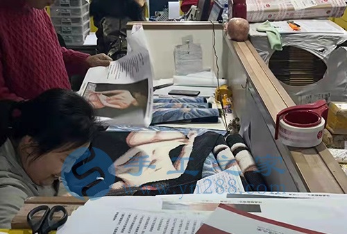 2月26日，在家做手工活靠譜，創(chuàng)意珠繡串珠手工活外發(fā)加工項(xiàng)目就來十多年的手工企業(yè)，圖為手工之家倉儲部日常工作剪影