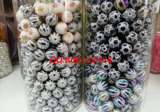 3月5日，手工工藝品在家兼職都能干，可以寄到家做的手工活，很多人選手工之家的珠繡串珠手工，圖為勵志珠珠繡串珠手工多款繡珠剪影
