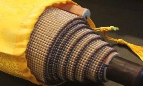 3月13日，在家做手工活，正規(guī)手工活外發(fā)加工企業(yè)的材料倉庫，是這樣對外寄發(fā)材料的，圖為勵志珠珠繡成品細節(jié)實拍