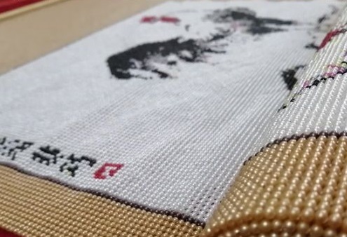 3月25日，可以寄到家做的手工活，在家做手工活掙錢，手工之家的誠信不變，圖為勵志珠珠繡成品細節(jié)實拍