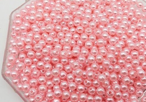 3月28日，手工活加工，手工活外發(fā)，做手工之家的純手工活外發(fā)加工項(xiàng)目該如何提高收入，圖為勵(lì)志珠珠繡手工繡珠剪影