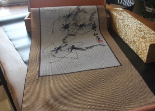 4月1日，手工活在家兼職也能干，這個(gè)拿回家做的手工活的珠繡產(chǎn)品怎么用？圖為勵(lì)志珠珠繡串珠手工（一款）成品外包裝剪影