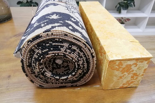 5月17日，在家做的手工活正規(guī)平臺，正規(guī)手工活大批量外發(fā)加工，不斷創(chuàng)新的手工之家給大家發(fā)展的美好前景和希望，圖為勵志珠珠繡手工（清明上河圖）細節(jié)剪影