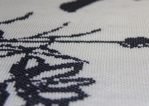 6月24日，農(nóng)村手工活外發(fā)加工，簡單好做的串珠手工活兼職，對于這個人群來說，手工之家的手工活可以個人做，也適合組織人一起做，圖為勵志珠珠繡手工產(chǎn)品細(xì)節(jié)剪影