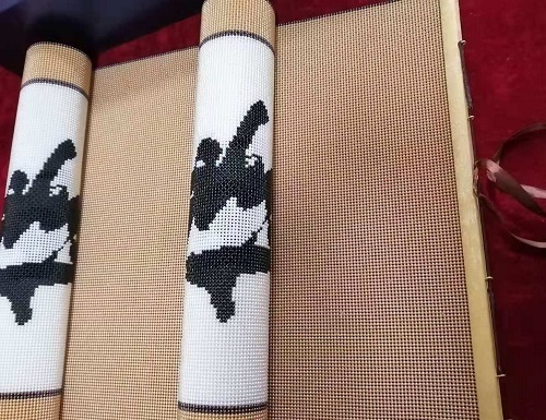 7月6日，手工活拿回家做，代加工手工活，手工之家的非遺傳統(tǒng)手工珠繡給人榮譽感、成就感，圖為勵志珠珠繡串珠手工產品剪影