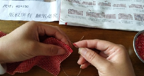 9月2日，拿回家做的手工活，正規(guī)供料的手工活，誠信理念是手工之家平臺十多年持續(xù)發(fā)展的重要原因，圖為勵志珠珠繡串珠手工產(chǎn)品圖紙剪影