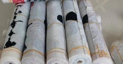 9月14日，純手工活外發(fā)加工，郵寄到家的手工活，手工之家的珠繡手工事業(yè)有系統(tǒng)服務(wù)做支撐，圖為勵(lì)志珠珠繡串珠手工產(chǎn)品剪影