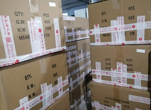 9月30日，想接正規(guī)廠家的手工活，手工活外發(fā)加工項目，很多人選擇手工之家手工創(chuàng)業(yè)成功，圖為勵志珠珠繡串珠手工材料倉庫備貨剪影