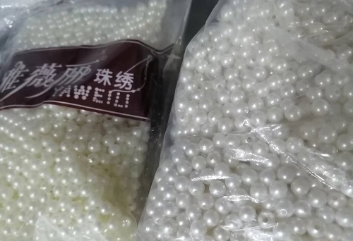 10月8日，純手工活外發(fā)加工項(xiàng)目，在家做手工活掙錢，通過(guò)珠繡串珠手工，手工之家讓很多人居家就業(yè)創(chuàng)業(yè)，圖為勵(lì)志珠珠繡串珠手工材料剪影