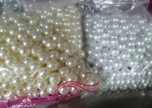 10月8日，純手工活外發(fā)加工項(xiàng)目，在家做手工活掙錢，通過(guò)珠繡串珠手工，手工之家讓很多人居家就業(yè)創(chuàng)業(yè)，圖為勵(lì)志珠珠繡串珠手工材料剪影