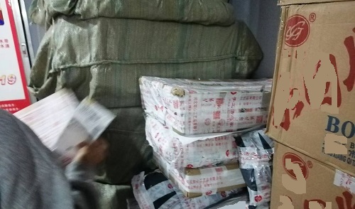 10月17日，代加工手工活，在家兼職手工活，越來越多人在手工之家做珠繡串珠手工掙錢，圖為勵志珠珠繡串珠成品倉庫剪影