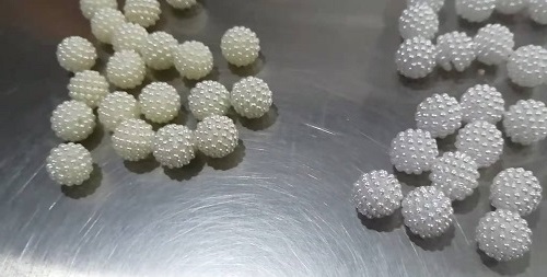 11月24日，帶回家做的手工項(xiàng)目，居家靈活就業(yè)的好副業(yè)，手工之家堅(jiān)持事業(yè)和方向很正確，圖為勵(lì)志珠珠繡串珠手工材料剪影