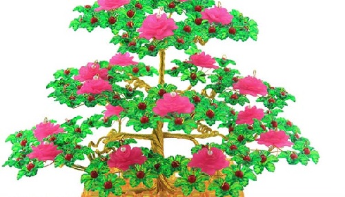 1月19日，純手工串珠項(xiàng)目，居家專兼職的好副業(yè)，靈活就業(yè)手工，手工之家堅(jiān)持對傳統(tǒng)手工文化的傳承和創(chuàng)新，圖為勵(lì)志珠珠繡串珠手工產(chǎn)品剪影