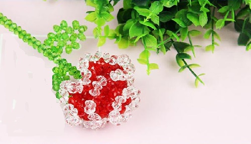 1月31日，正規(guī)可靠的手工項(xiàng)目，可以帶回家做的手工，手工之家都有什么品牌？圖為勵(lì)志珠珠繡串珠手工產(chǎn)品剪影