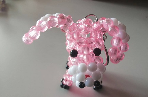 2月10日，靈活就業(yè)串珠手工項(xiàng)目，在家做的手工副業(yè)，長(zhǎng)期穩(wěn)定，十余年的手工之家可信可靠，圖為勵(lì)志珠珠繡串珠手工產(chǎn)品剪影