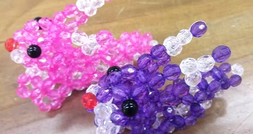 2月27日，靈活就業(yè)創(chuàng)業(yè)，手工加工回收項(xiàng)目，月底了，選擇了手工之家及珠繡串珠手工事業(yè)，都應(yīng)該更努力，圖為勵(lì)志珠珠繡串珠手工產(chǎn)品剪影