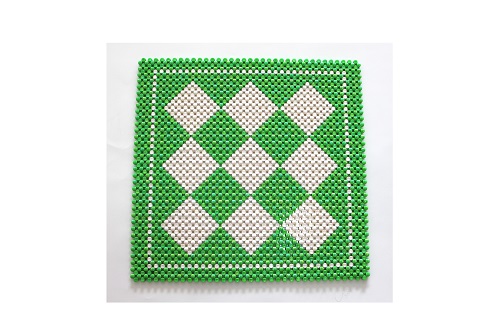 3月29日，純手工加工項(xiàng)目，在家掙錢(qián)的好副業(yè)，加入手工之家，能給自己和家庭帶來(lái)這么多，圖為勵(lì)志珠珠繡串珠手工產(chǎn)品剪影