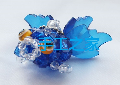 5月10日，在家兼職手工活，帶回家做的手工項目，在手工之家，為什么大家的收入有時差別那么大？圖為勵志珠珠繡串珠手工產(chǎn)品剪影